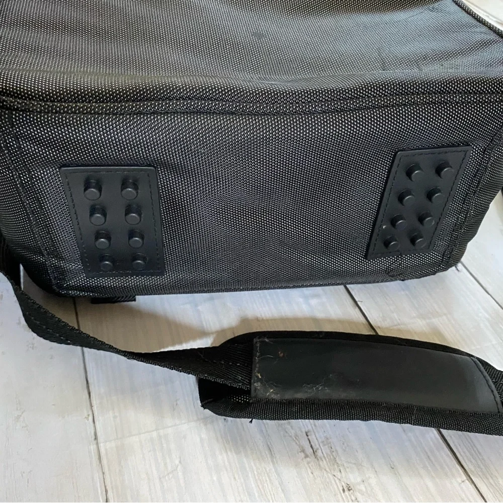 Nikon Genuine DSLR Camera Bag Black - Adjustable Compartments